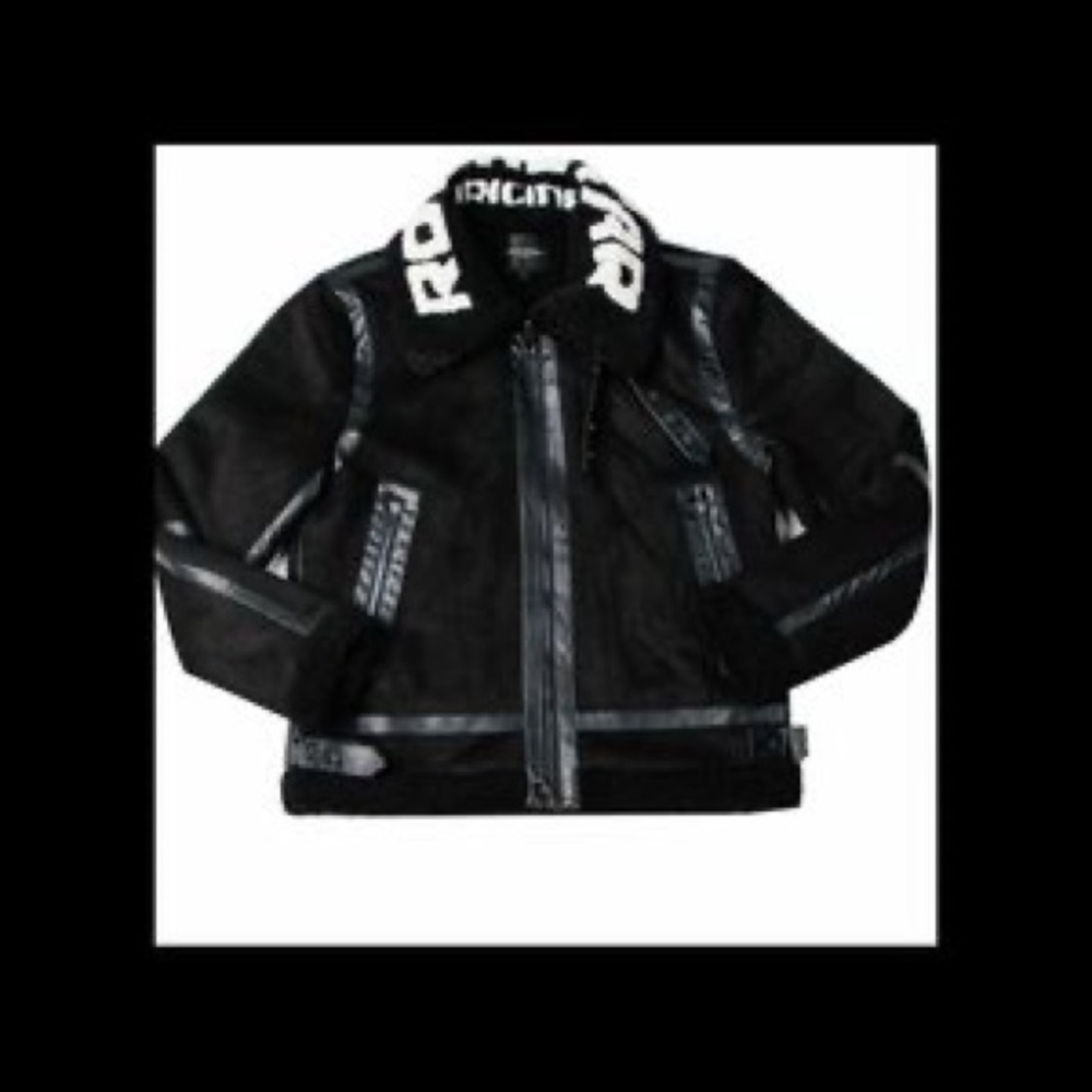 It a 500$ coat it look good feel good and it so soft